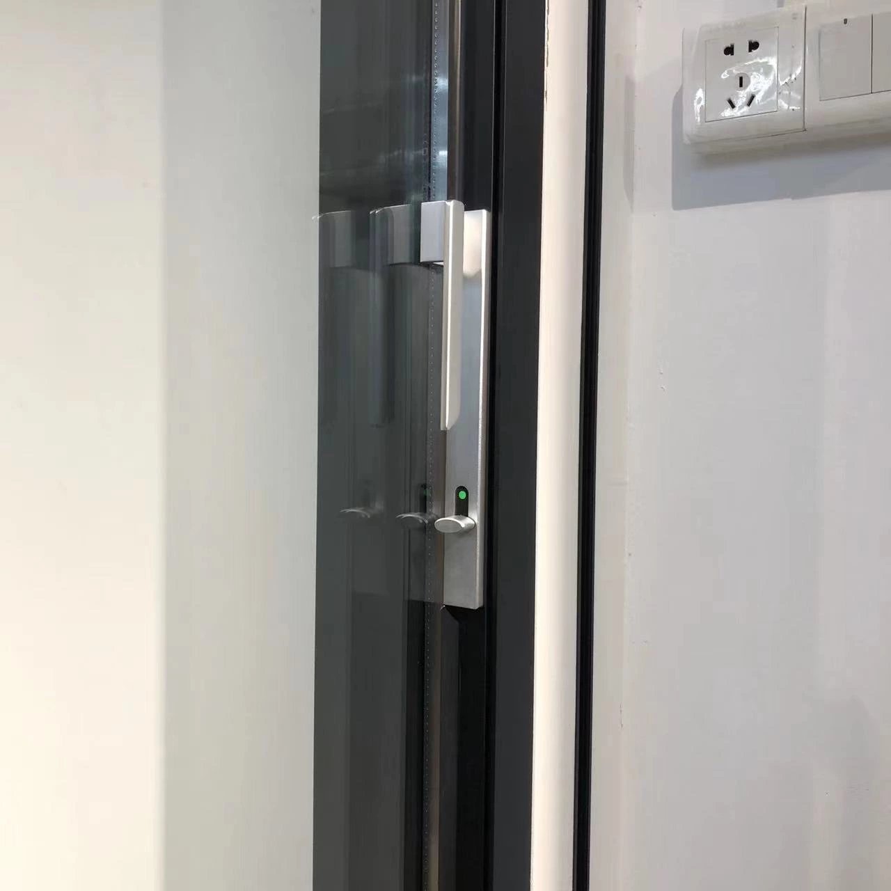 Exterior patio insulated aluminum sliding double glazed Low-E glass sliding doors